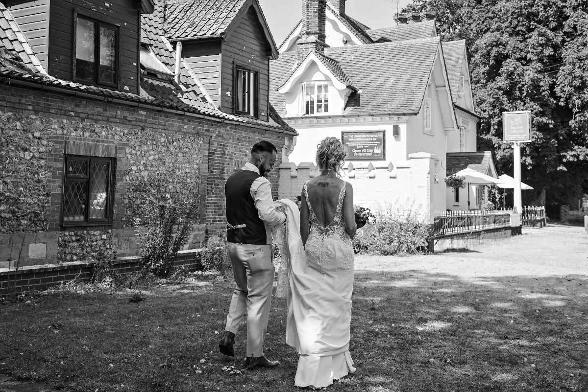 Gallery Item 6 for Kings of Norfolk Country Weddings